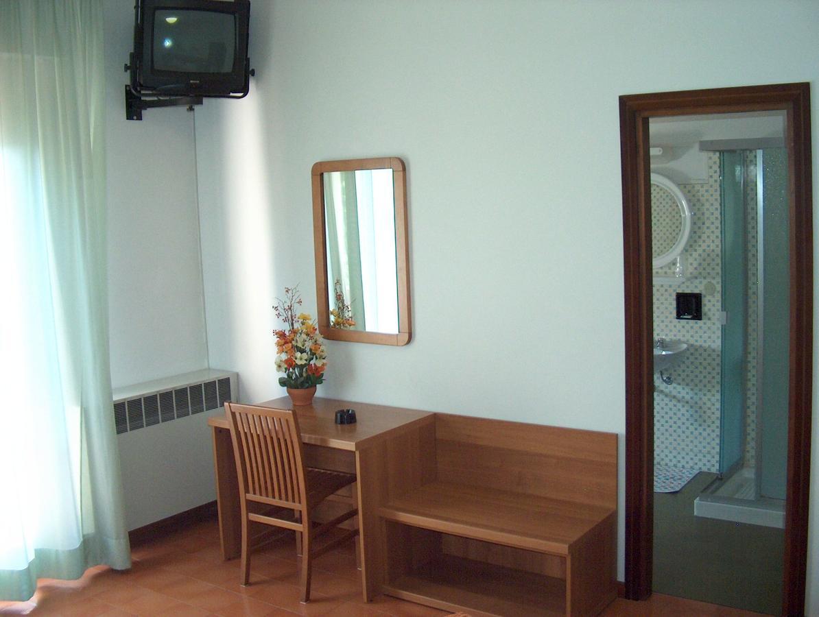 פיאנורו Albergo "Da Mario" מראה חיצוני תמונה